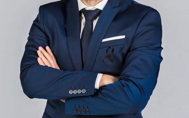 O charme das ombreiras na costura de roupas