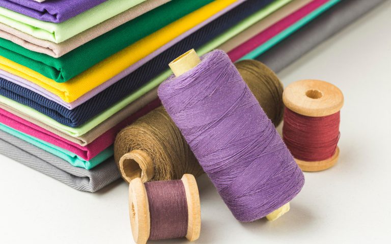 Quais são os tipos de linhas para costura?